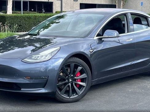 Used 2018 Tesla Model 3 RWD image 1