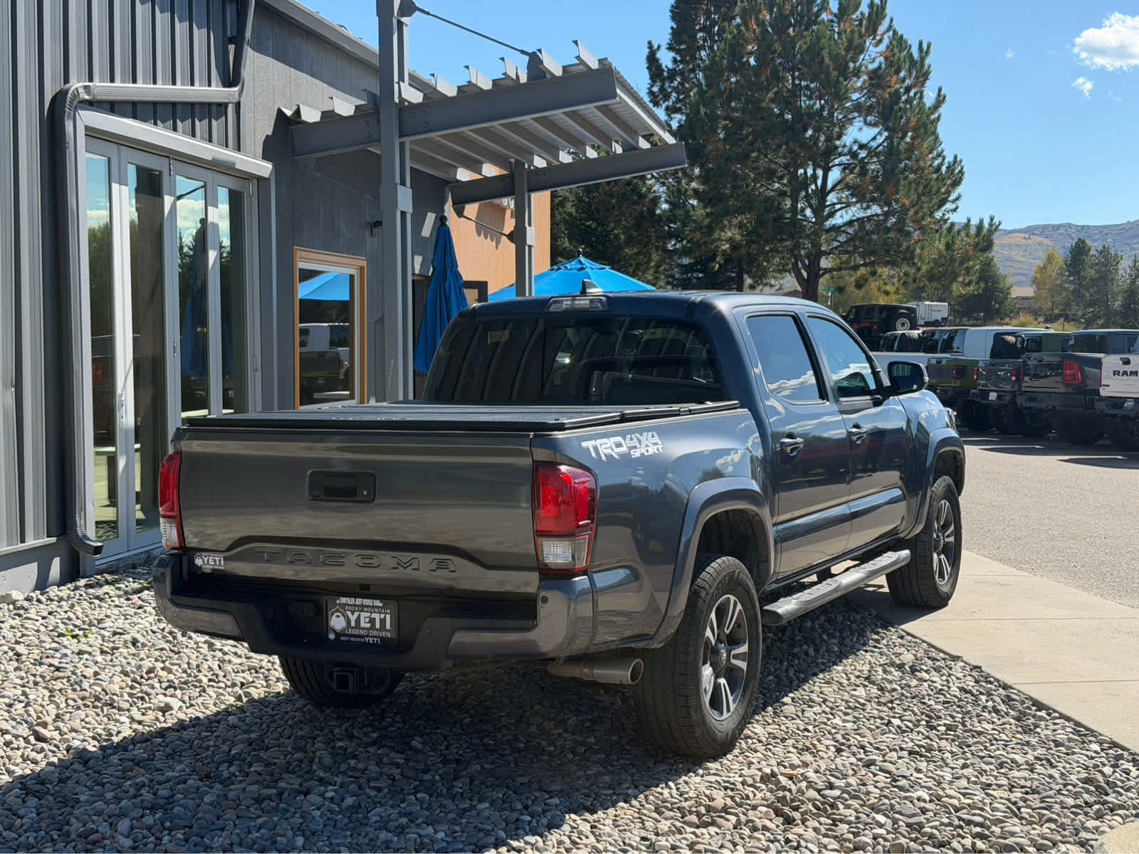Used 2018 Toyota Tacoma TRD Sport AWD/4WD image 4