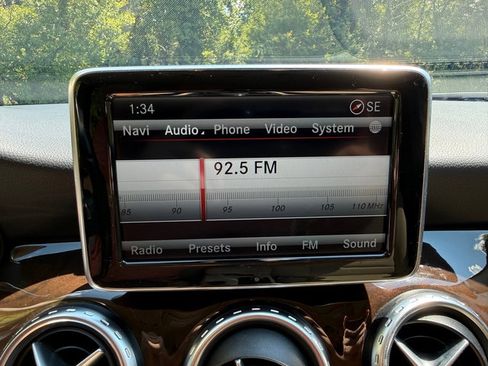 Used 2015 Mercedes-Benz GLA 250 4MATIC image 24