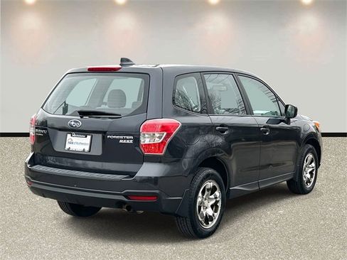 Used 2016 Subaru Forester 2.5i image 5
