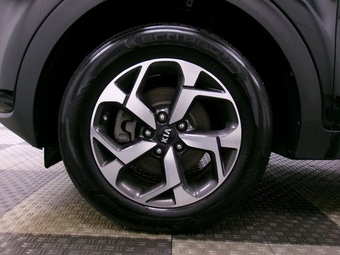 Used 2020 Kia Sportage LX image 16