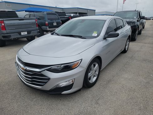 Used 2022 Chevrolet Malibu LS FWD image 1