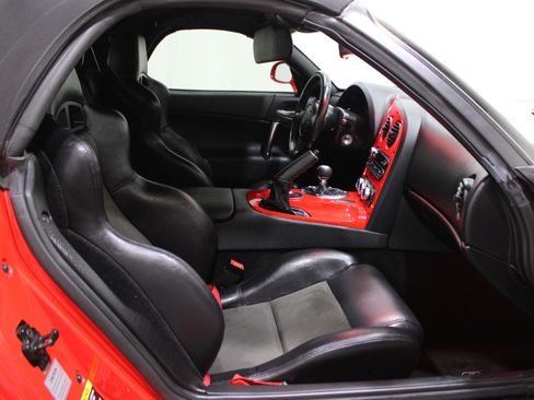 Used 2004 Dodge Viper SRT-10 image 14