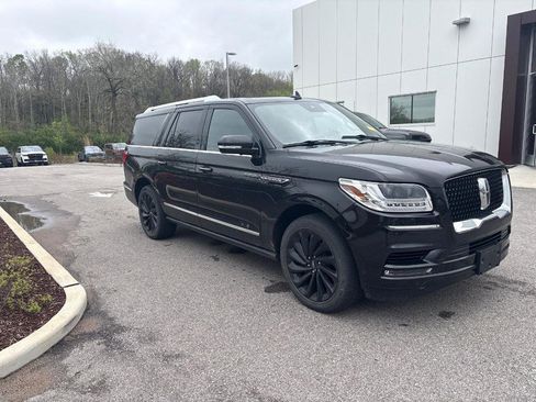 Used 2021 Lincoln Navigator L Reserve image 4