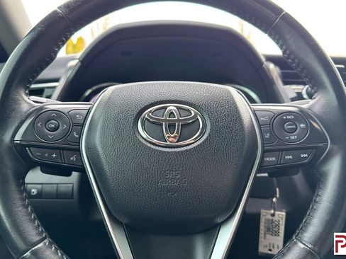Used 2018 Toyota Camry SE image 24