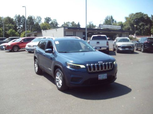 Used 2020 Jeep Cherokee Latitude FWD image 7