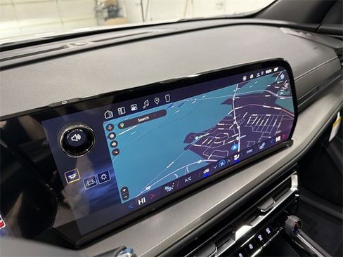 New 2026 Chevrolet Traverse LT w/ Sun and Wheel Package image 28