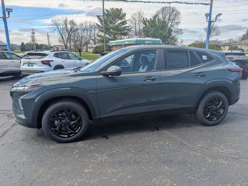 New 2026 Chevrolet Trax LS w/ LS Convenience Package image 4