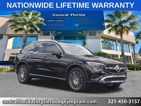 Used 2025 Mercedes-Benz GLC 300 image 1