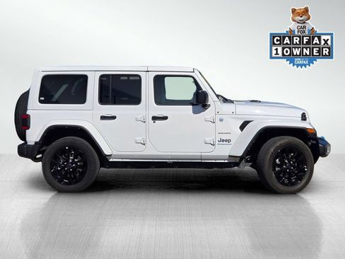 Used 2024 Jeep Wrangler Unlimited Sahara AWD/4WD image 3