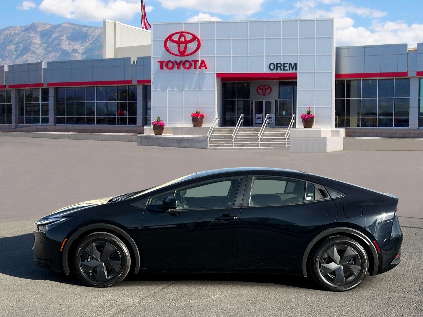 Used 2025 Toyota Prius LE FWD image 7