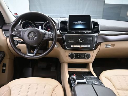 Used 2018 Mercedes-Benz GLS 450 4MATIC w/ Premium Package image 9