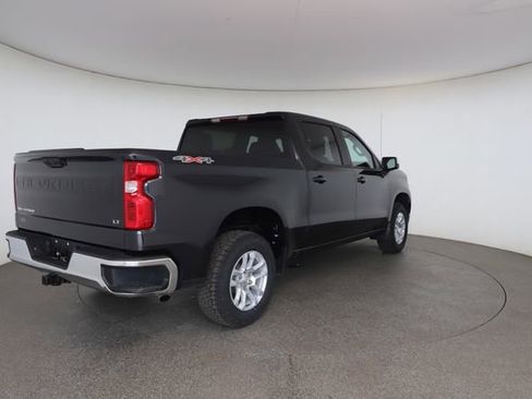 Used 2022 Chevrolet Silverado 1500 LT AWD/4WD image 18