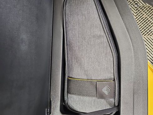 Used 2023 Rivian R1T Adventure image 32