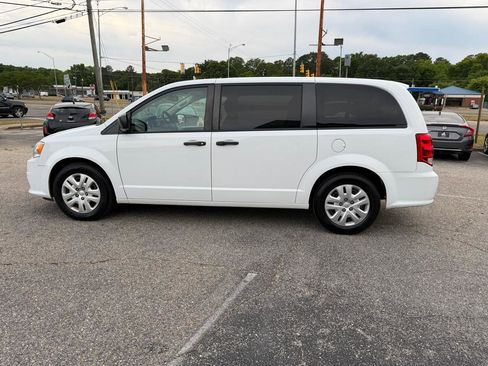 Used 2020 Dodge Grand Caravan SE FWD image 19