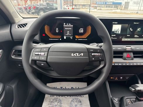 New 2025 Kia K4 LXS image 23
