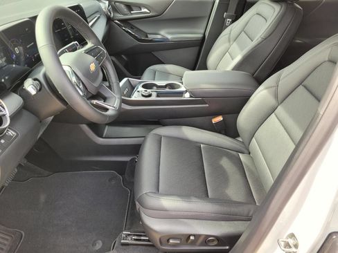 New 2026 Chevrolet Equinox LT w/ Convenience Package II FWD image 16