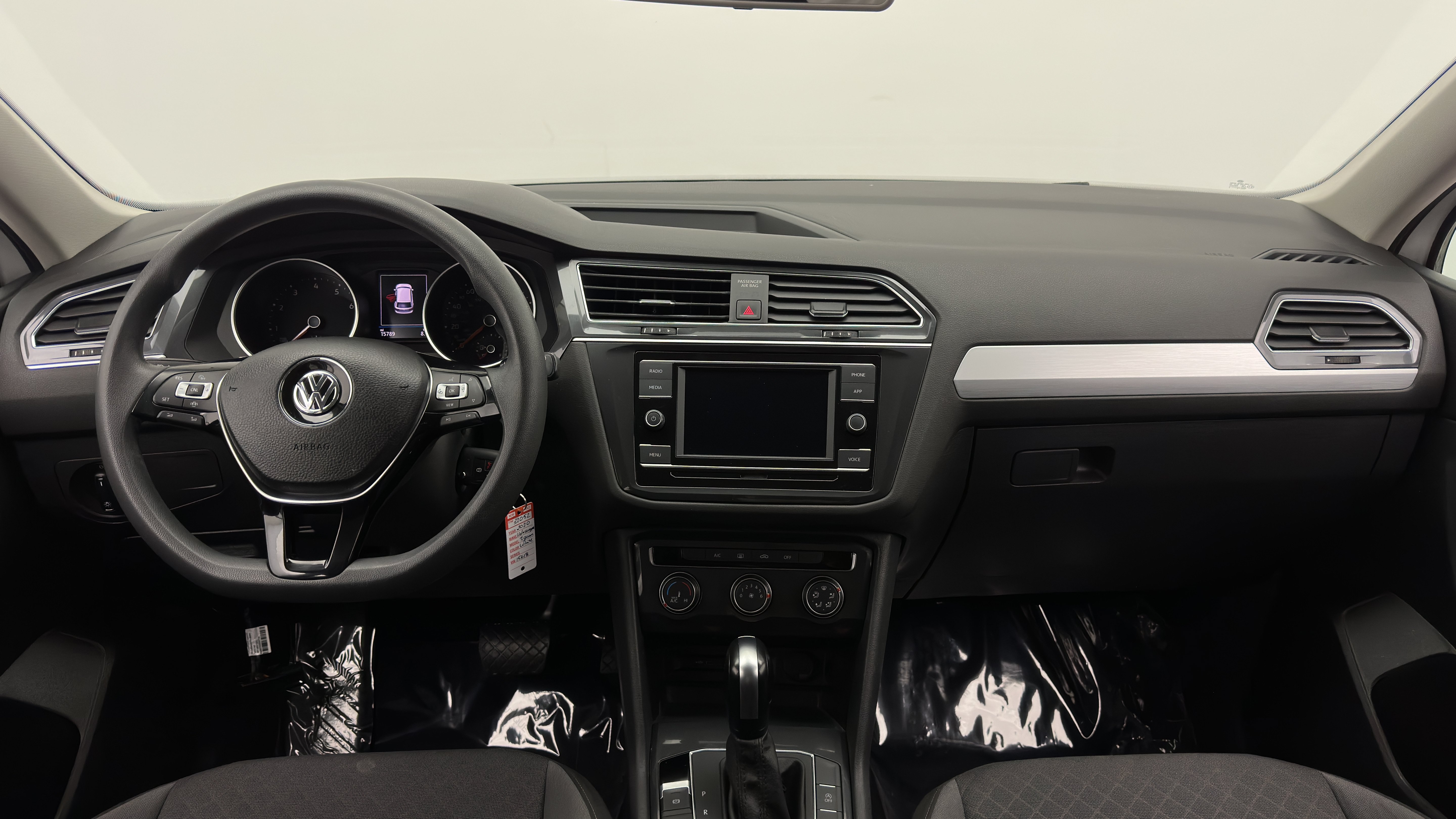 Used 2020 Volkswagen Tiguan S FWD image 25