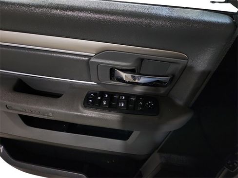 Used 2020 RAM 1500 Classic SLT w/ Luxury Group image 19