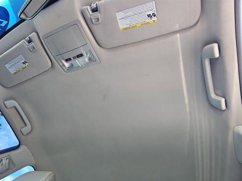 Used 2017 Toyota Avalon XLE image 32