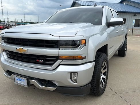 Used 2018 Chevrolet Silverado 1500 LT w/ All Star Edition AWD/4WD image 4