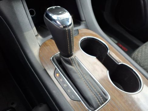 Used 2018 GMC Acadia SLE image 20