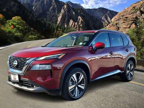 Used 2023 Nissan Rogue SL w/ SL Premium Package image 5