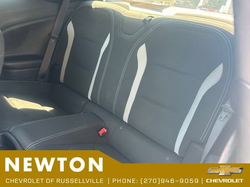Used 2020 Chevrolet Camaro LT RWD image 9