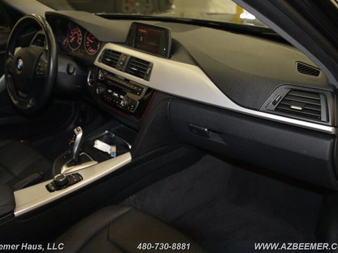 Used 2018 BMW 320i Sedan image 16