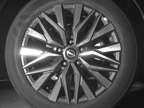 Used 2025 Nissan Altima 2.5 SV FWD image 13
