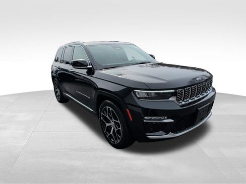 Used 2023 Jeep Grand Cherokee Summit image 7