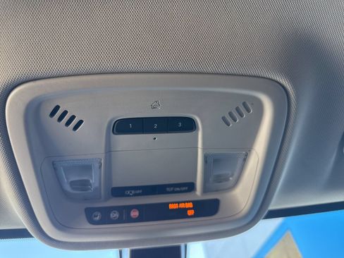 Used 2019 Chevrolet Traverse LT w/ LPO, Floor Liner Package AWD/4WD image 31