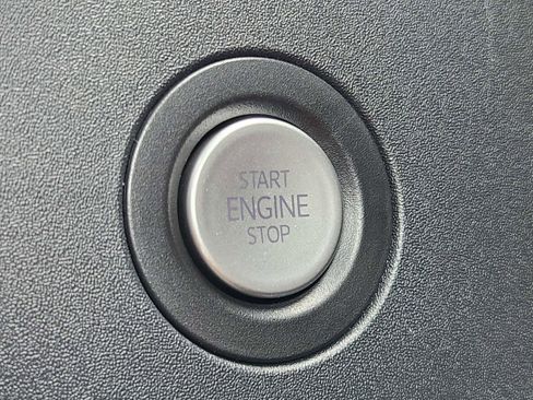 New 2025 Volkswagen ID. Buzz Pro S image 28