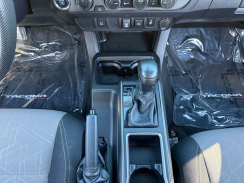 Used 2023 Toyota Tacoma TRD Off-Road image 11