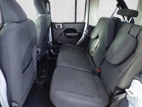 Used 2023 Jeep Wrangler Unlimited w/ Cold Weather Group AWD/4WD image 9