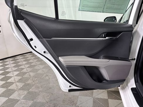 Used 2022 Toyota Camry LE w/ Carpet Mat Package (TMS) FWD image 23