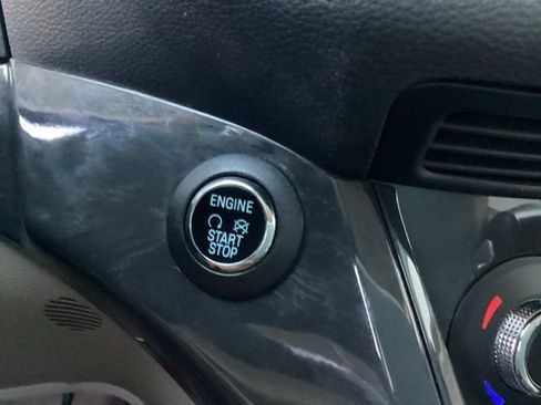Used 2014 Ford Escape Titanium w/ Equipment Group 401A AWD/4WD image 32
