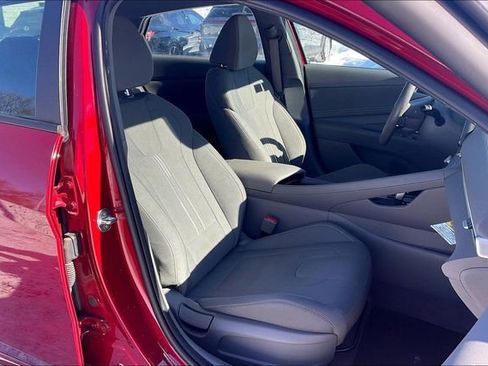 Certified 2023 Hyundai Elantra SEL w/ Convenience Package image 8