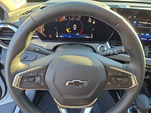 New 2025 Chevrolet Trax ACTIV w/ Sunroof Package image 17