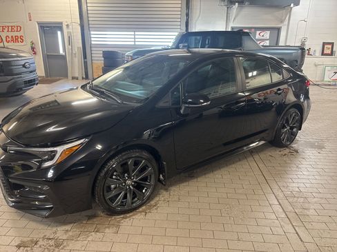 Used 2026 Toyota Corolla SE image 3