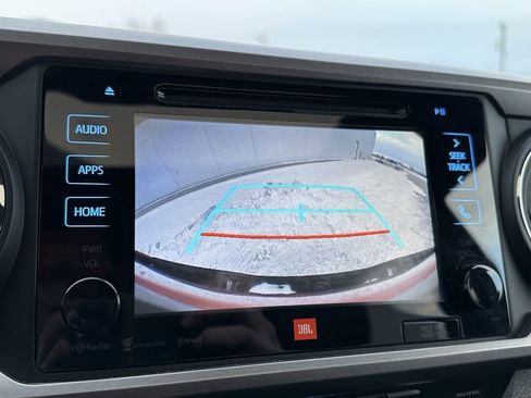 Used 2019 Toyota Tacoma Limited image 38