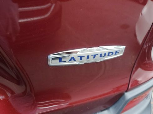 Used 2020 Jeep Cherokee Latitude FWD image 8