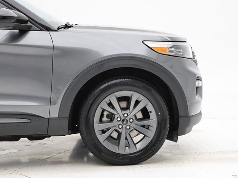 Used 2023 Ford Explorer XLT w/ Equipment Group 202A image 4
