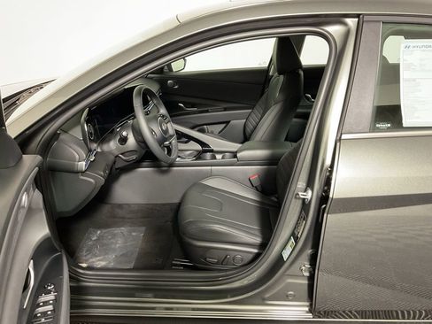 New 2026 Hyundai Elantra Limited FWD image 22