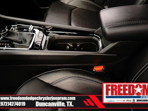 Certified 2025 Jeep Compass Limited image 35