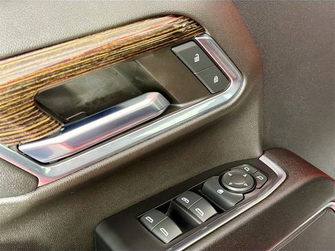 Used 2024 GMC Sierra 2500 SLE image 17