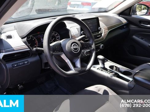 Used 2025 Nissan Altima 2.5 SV FWD image 9