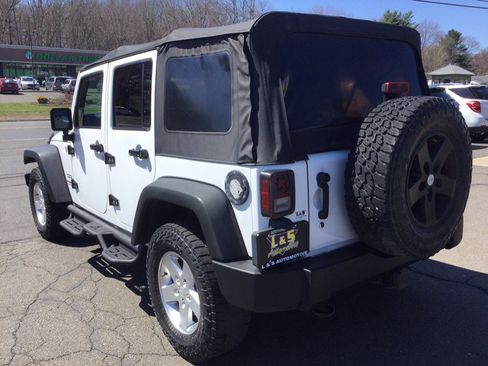 Used 2015 Jeep Wrangler Unlimited Sport w/ Quick Order Package 24S image 10