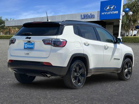 Used 2021 Jeep Compass Latitude FWD image 3