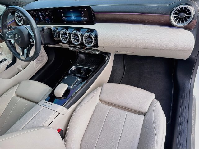 Used 2023 Mercedes-Benz CLA 250 image 29